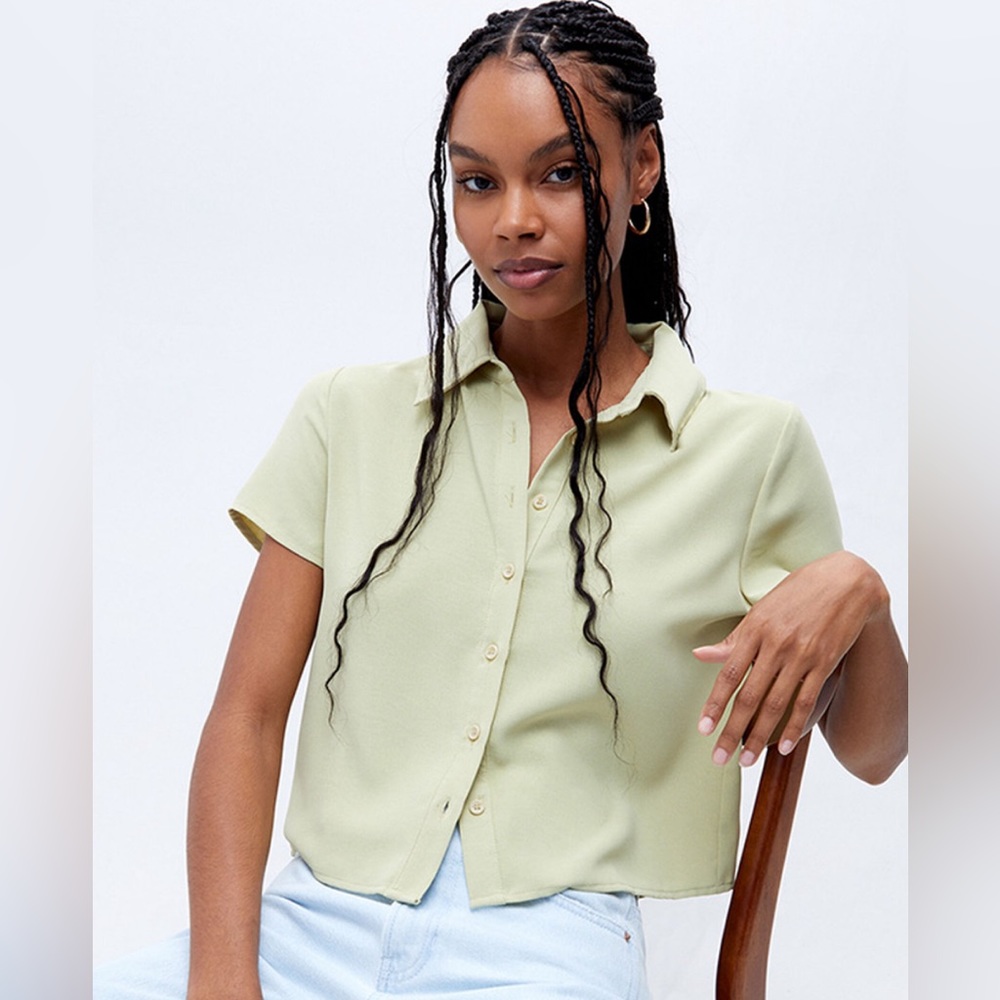 La Hearts Light Sage Green Short Sleeve Button Front Top